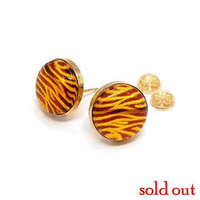ゼブラ柄琥珀の直結ピアス
