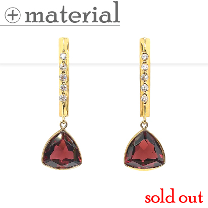 深紅が揺れるバーピアス