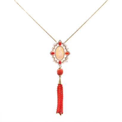 珊瑚象嵌カメオの珊瑚タッセルネックレス