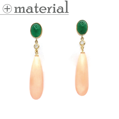 グリーンに淡いピンクが揺れる珊瑚ピアス