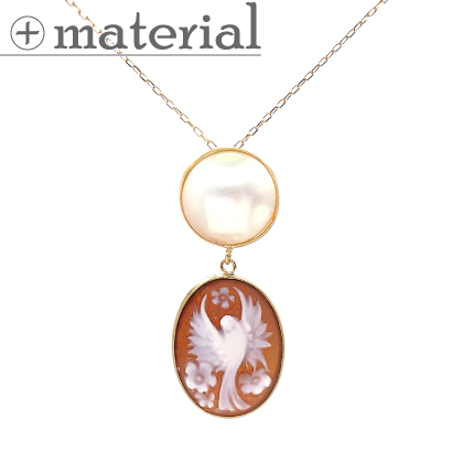 羽ばたくカメオのマベパールネックレス