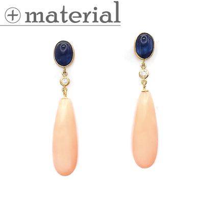 ブルーに淡いピンクが揺れる珊瑚ピアス