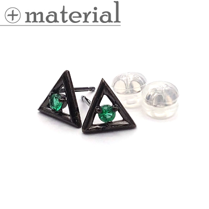 トライアングルのカラーピアス