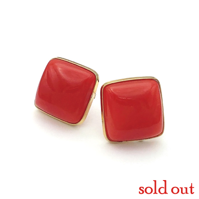 スクエア珊瑚のスタイリッシュピアス